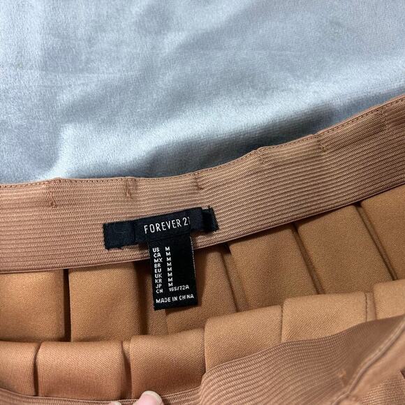 Forever 21 Knee length pleated skirt size M - Picture 2 of 3